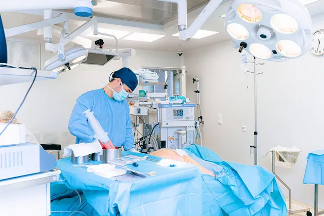 Abdominoplastie : comprendre l'intervention et ses suites